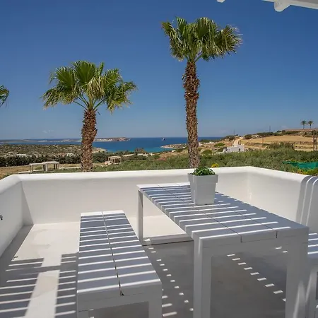 Agia Irini Cove איה איריני פארוס