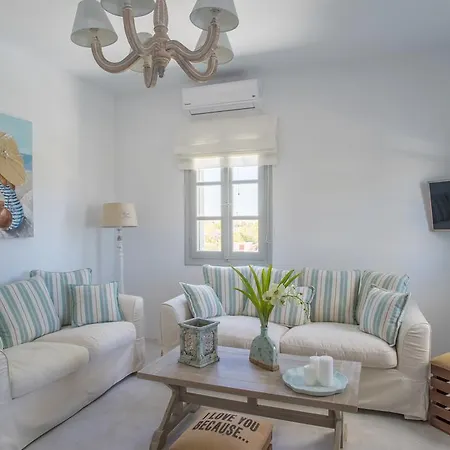 Agia Irini Cove איה איריני פארוס