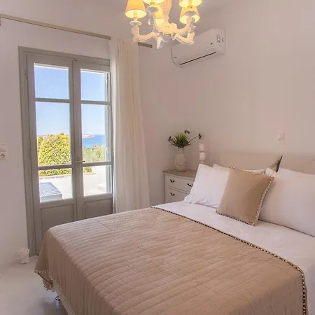 Agia Irini Cove איה איריני פארוס