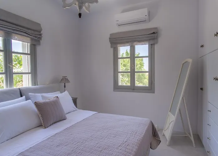 Agia Irini Cove Ajía Iríni Páru